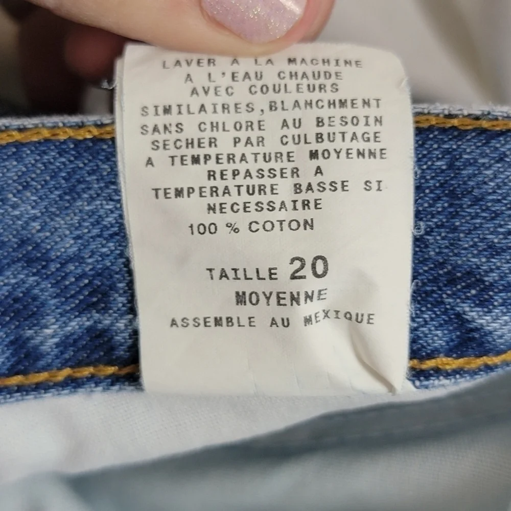 Chic NEW 90s Vintage Tapered Leg Relaxed Fit High Rise Medium Wash Mom Jeans